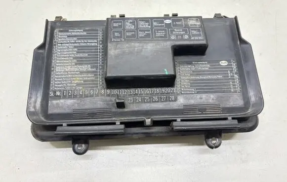 Audi 80 90 B3 Fuse module 893941803