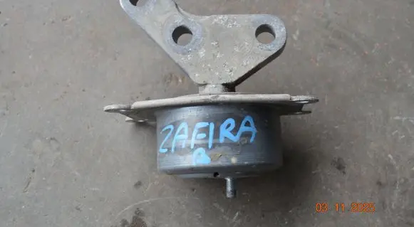 Opel Zafira B Gearbox mount 511671286 13159997