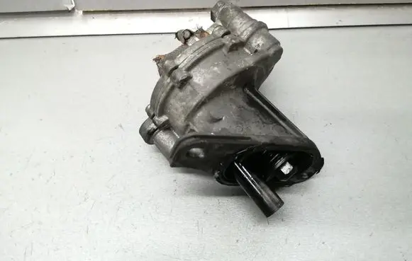 Volkswagen II LT Vacuum pump
