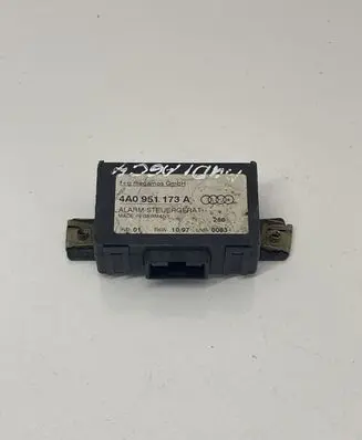 Audi A4 S4 B5 8D Alarm control unit/module 4A0951173A