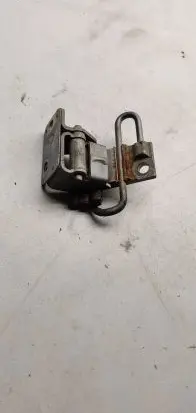 Volkswagen Cross Touran I Rear door lower hinge 1t0331412A