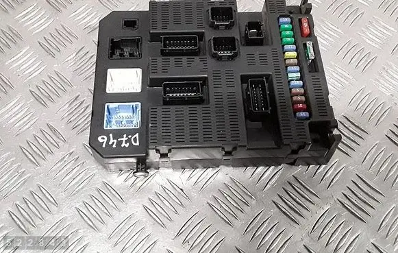 Peugeot 207 Fuse module 9659285380