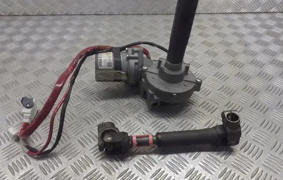 Toyota Avensis T270 Steering wheel axle 45250-05550