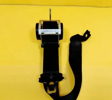 Opel Astra H Front seatbelt 560834901D