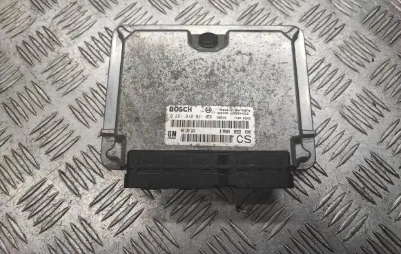Opel Zafira A Engine control unit/module 09133269 28SA4222 0281010021