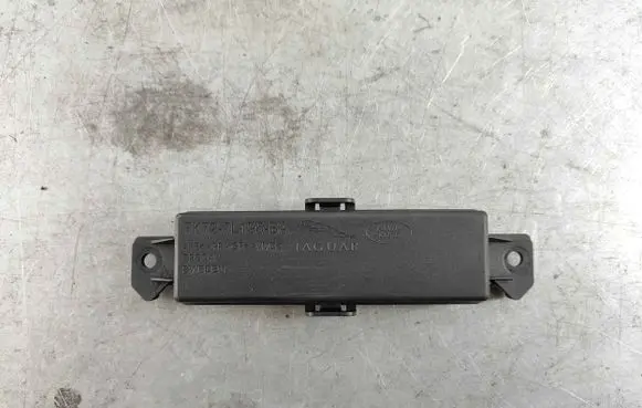 Land Rover Discovery Sport Other devices LR070790