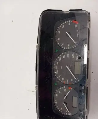 Volkswagen PASSAT B4 Speedometer (instrument cluster) 3A0919860J 52303060123 6160663101