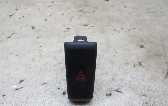 Ford Mondeo MK V Hazard light switch GMAUTO4574097
