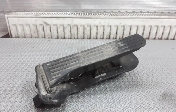 Volkswagen Golf Plus Accelerator throttle pedal 1K2721503K