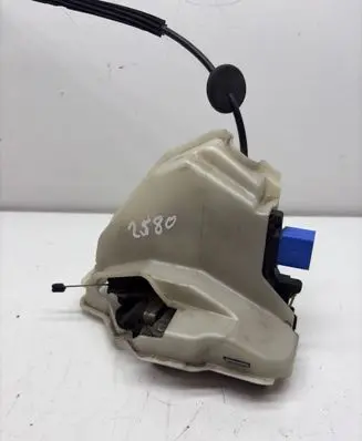 Volkswagen Golf V Rear door lock 1K0839350