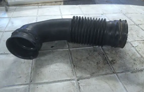 Peugeot 607 Intercooler hose/pipe 965192108001