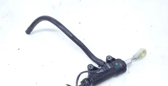 BMW 1 F20 F21 Clutch master cylinder 6773670 21526773670