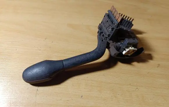 Volkswagen Golf III Indicator stalk DOT9AEQB91