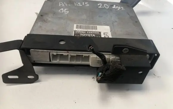 Toyota Avensis T250 Engine control unit/module 8966105690