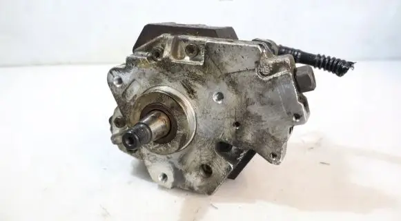 Mazda 3 I Fuel injection high pressure pump