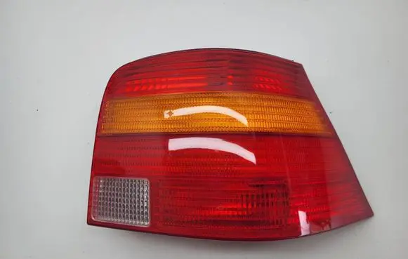 Volkswagen Golf IV Rear/tail lights J6945257 1J6945096