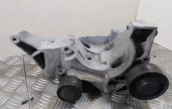 BMW 1 E81 E87 Generator/alternator bracket 7802639