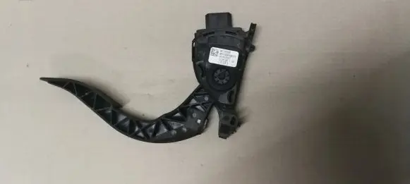 Audi A4 S4 B8 8K Accelerator throttle pedal 8K1723523