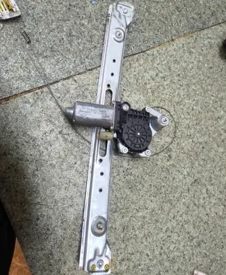 BMW 5 E60 E61 Front window lifting mechanism without motor 67628362060 119353XX