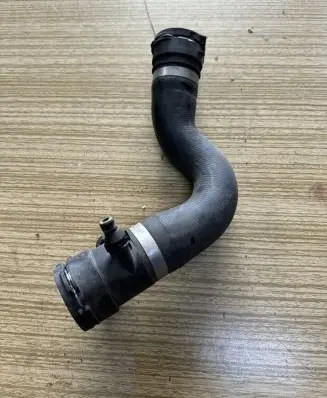 BMW X3 F25 Engine coolant pipe/hose 7624029