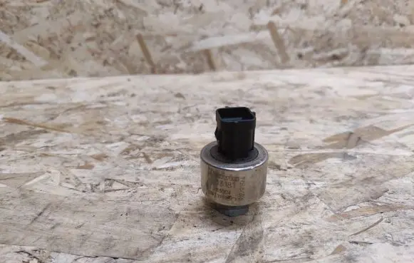 Air conditioning (A/C) pressure sensor