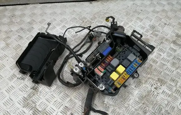 Mercedes-Benz A W176 Fuse box set