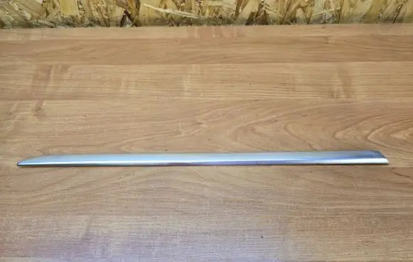 Volvo XC60 Rear side glass trim 