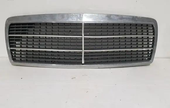 Mercedes-Benz E W210 Front bumper upper radiator grill 2108880023