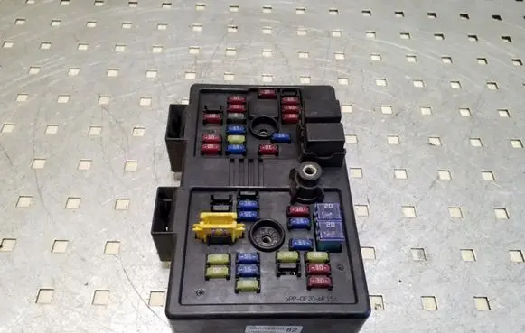 Chevrolet Captiva Fuse box set 96821082