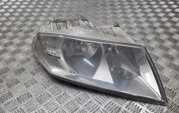 Skoda Octavia Mk2 (1Z) Headlight/headlamp 4SHX13K046AA