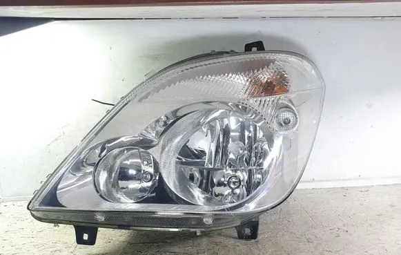 Mercedes-Benz Sprinter W906 Headlight/headlamp A9068200161