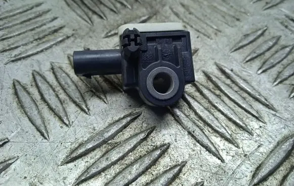 Mercedes-Benz ML W166 Airbag deployment crash/impact sensor A1668210151
