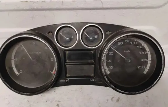 Peugeot 308 Speedometer (instrument cluster) 9665107480