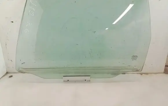 Volvo V70 Rear door window glass