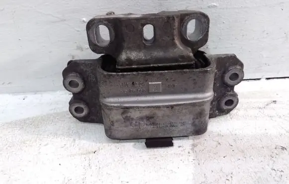 Skoda Yeti (5L) Engine mount bracket 1K0199555 1K0199555M