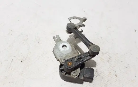 Mercedes-Benz EQC Air suspension front height level sensor A2139053302