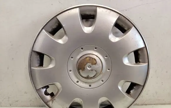 Volkswagen PASSAT B5 R15 wheel hub/cap/trim