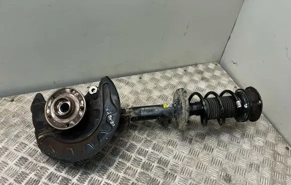 Volkswagen Golf VII Front wheel hub spindle knuckle