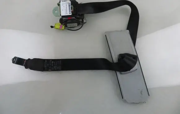Volkswagen Polo IV 9N3 Front seatbelt 6Q4857705E