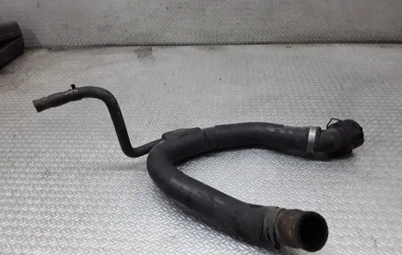 Audi A4 S4 B5 8D Engine coolant pipe/hose 8D0121101