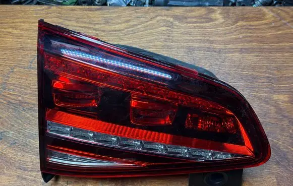 Volkswagen Golf VII Tailgate rear/tail lights 5G0945307F 81240101