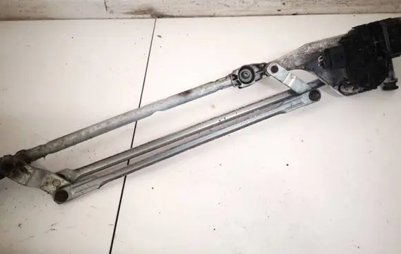 Ford Focus Front wiper linkage and motor 4m5117504bd 4m51-17504-bd