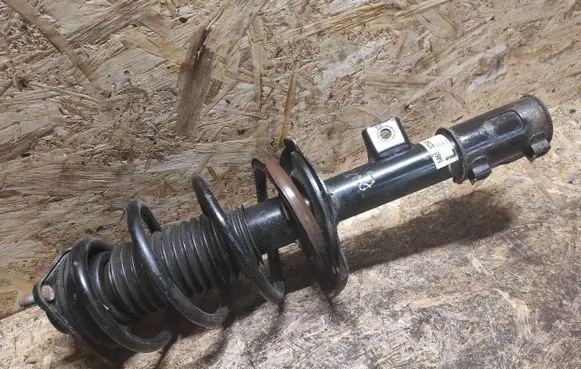 Hyundai i40 Front shock absorber/damper 546513Z540