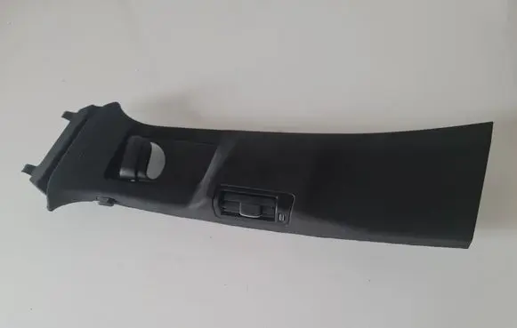 Volvo XC60 Seat belt trim 31425695