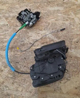BMW i3 Front door lock 7281936 7290864