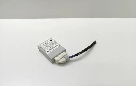 BMW 5 E60 E61 Air suspension control unit module (rear) 6769834 676983401 37146769834