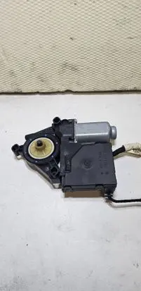 Volkswagen Touran I Front door window regulator motor 1K0959792K 1T0959702E