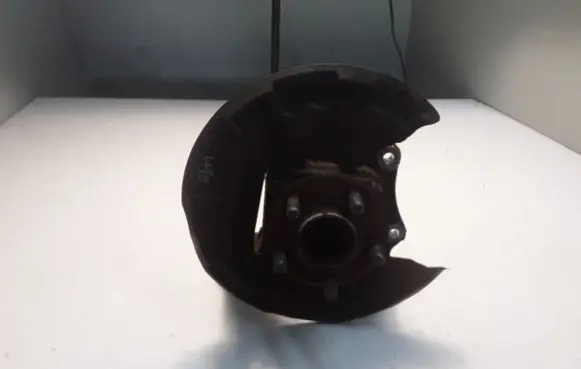 Ford Galaxy Rear wheel hub 2306523
