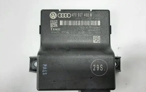 Audi A6 S6 C6 4F Gateway control module 4F0907468M