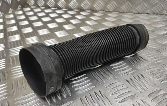 Opel Astra H Air intake duct part 13105267